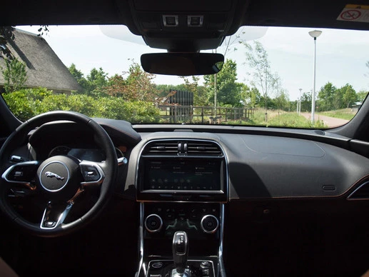 Jaguar XE - Afbeelding 18 van 30