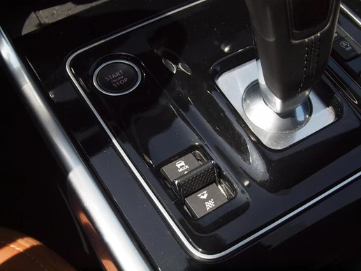 Jaguar XE - Afbeelding 27 van 30