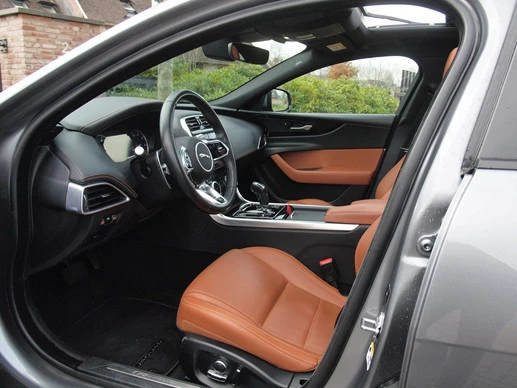 Jaguar XE - Afbeelding 15 van 30