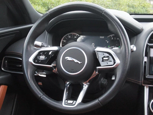 Jaguar XE - Afbeelding 18 van 30