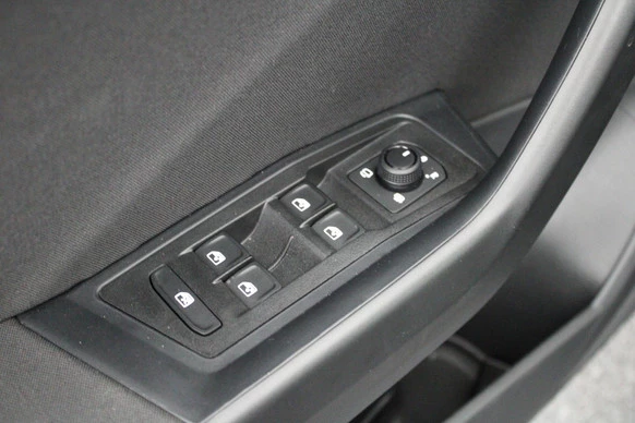 Volkswagen T-Roc - Afbeelding 13 van 30
