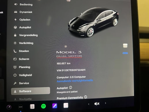 Tesla Model 3 - Afbeelding 17 van 22
