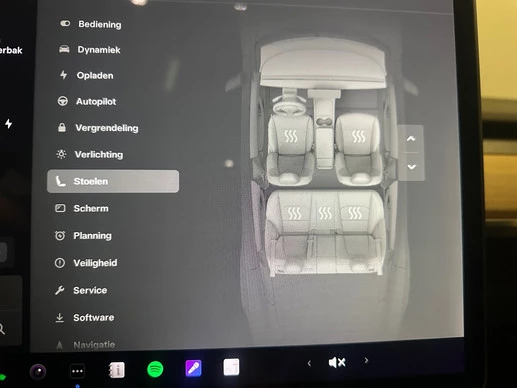 Tesla Model 3 - Afbeelding 21 van 22