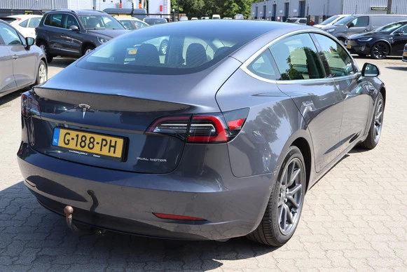 Tesla Model 3 - Afbeelding 5 van 30