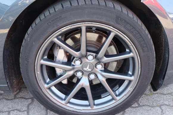 Tesla Model 3 - Afbeelding 16 van 30