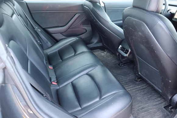 Tesla Model 3 - Afbeelding 18 van 30