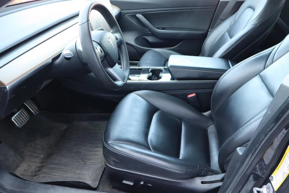 Tesla Model 3 - Afbeelding 23 van 30