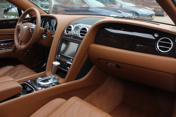 Bentley Flying Spur - Afbeelding 13 van 30