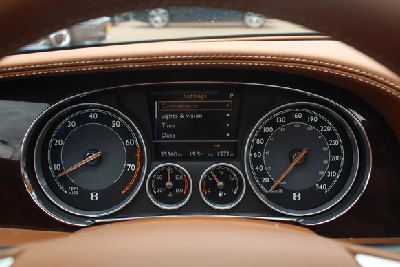 Bentley Flying Spur - Afbeelding 18 van 30