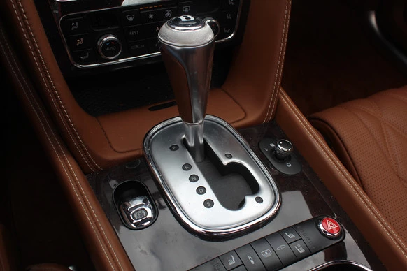Bentley Flying Spur - Afbeelding 26 van 30