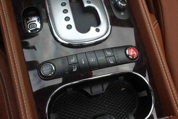 Bentley Flying Spur - Afbeelding 27 van 30