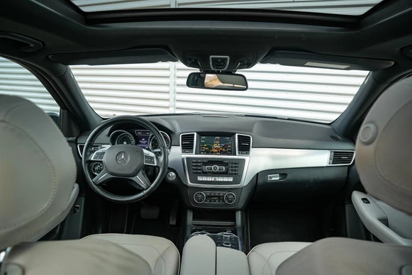 Mercedes-Benz M-Klasse - Afbeelding 2 van 30