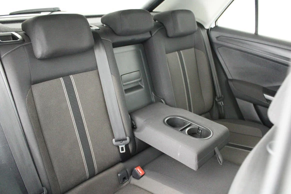 Volkswagen T-Roc - Afbeelding 28 van 30