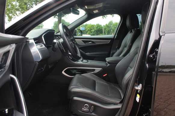 Jaguar F-PACE - Afbeelding 10 van 30