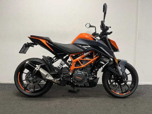 KTM 390 - Afbeelding 1 van 22