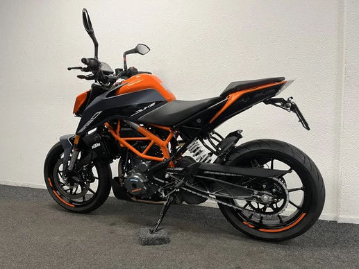 KTM 390 - Afbeelding 15 van 22
