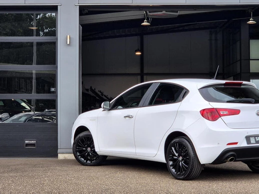 Alfa Romeo Giulietta - Afbeelding 8 van 30