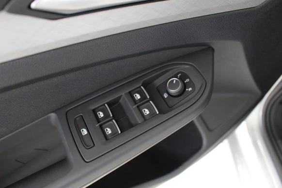 Volkswagen Golf - Afbeelding 10 van 19