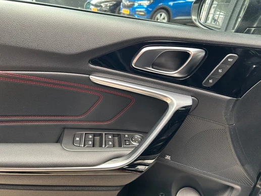 Kia Ceed - Afbeelding 24 van 27