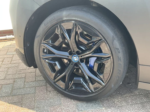 BMW iX - Afbeelding 10 van 30