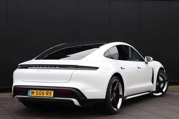Porsche Taycan - Afbeelding 3 van 30