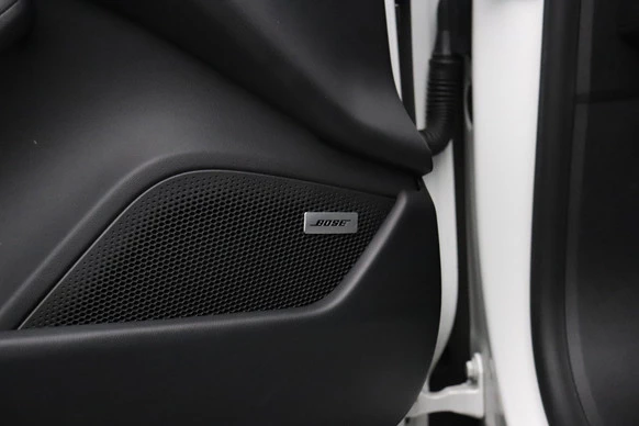 Porsche Taycan - Afbeelding 16 van 30
