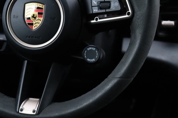 Porsche Taycan - Afbeelding 19 van 30
