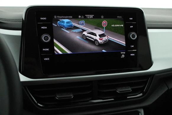 Volkswagen T-Roc - Afbeelding 25 van 30