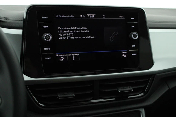 Volkswagen T-Roc - Afbeelding 28 van 30