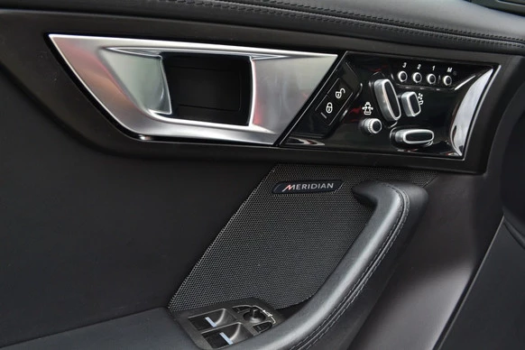 Jaguar F-Type - Afbeelding 27 van 30