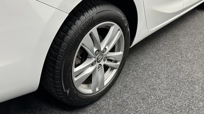 Opel Astra - Afbeelding 10 van 30