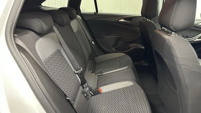 Opel Astra - Afbeelding 13 van 30