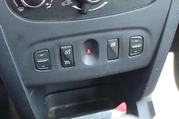 Dacia Logan - Afbeelding 17 van 30