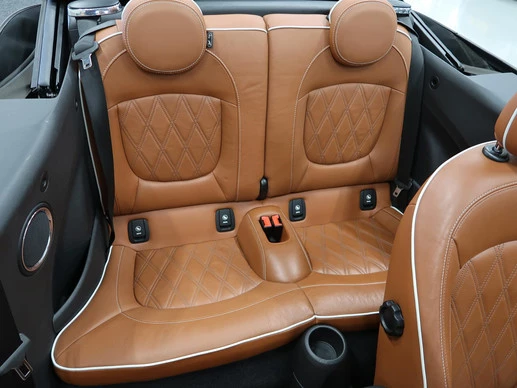 MINI Cooper Cabrio - Afbeelding 27 van 30
