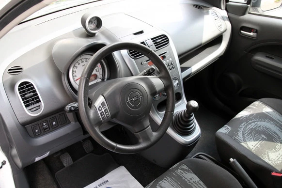 Opel Agila - Afbeelding 22 van 30