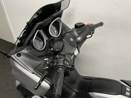 Yamaha T-MAX - Afbeelding 19 van 23