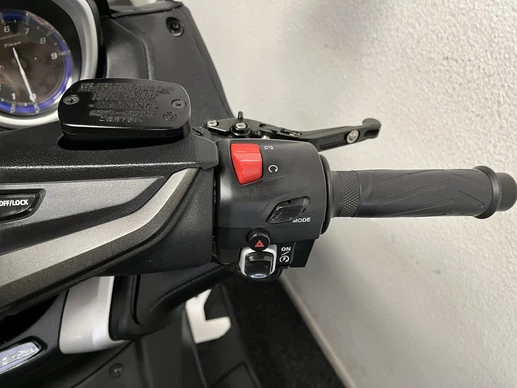 Yamaha T-MAX - Afbeelding 22 van 23