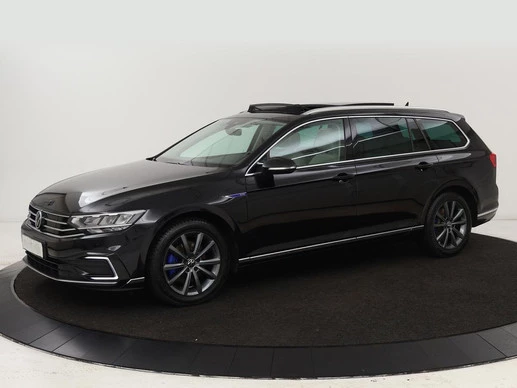 Volkswagen Passat - Afbeelding 1 van 30