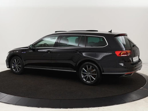 Volkswagen Passat - Afbeelding 2 van 30