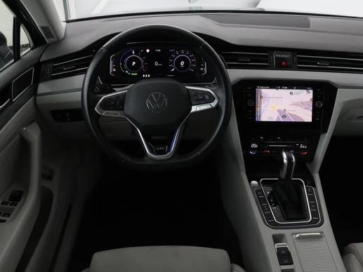 Volkswagen Passat - Afbeelding 3 van 30