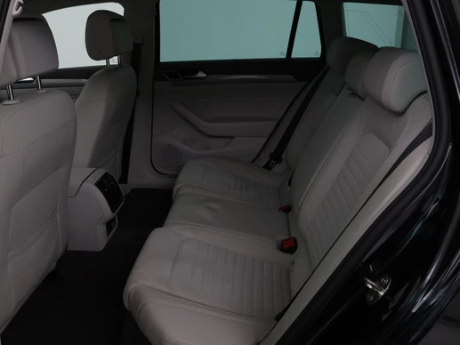 Volkswagen Passat - Afbeelding 8 van 30