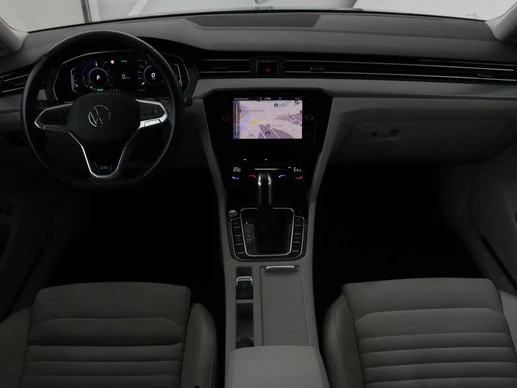 Volkswagen Passat - Afbeelding 10 van 30