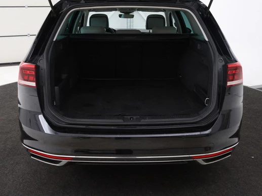 Volkswagen Passat - Afbeelding 12 van 30