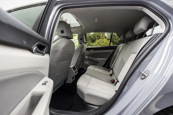 Volkswagen Golf - Afbeelding 14 van 30