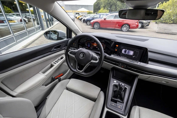 Volkswagen Golf - Afbeelding 18 van 30
