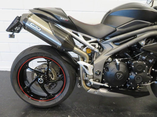 Triumph Speed Triple - Afbeelding 9 van 13