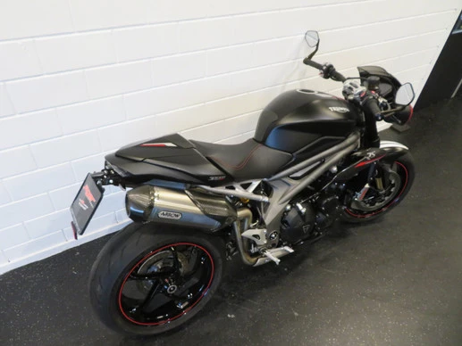 Triumph Speed Triple - Afbeelding 11 van 13