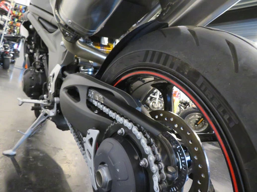 Triumph Speed Triple - Afbeelding 12 van 13