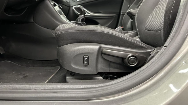 Opel Astra - Afbeelding 18 van 30