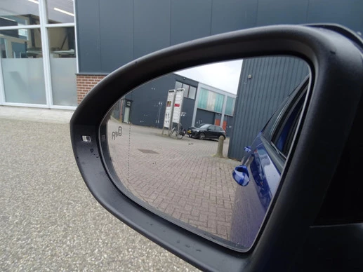Volkswagen Golf - Afbeelding 18 van 30